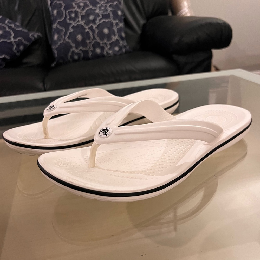 Crocs men’s flip flops